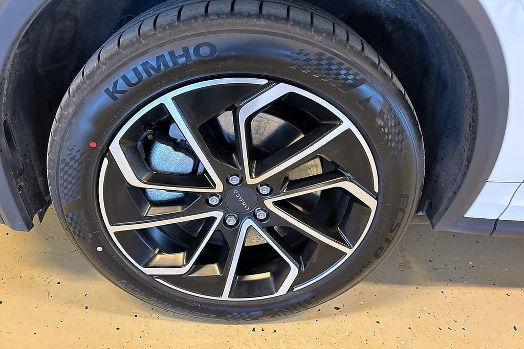 Vehicle Image 19