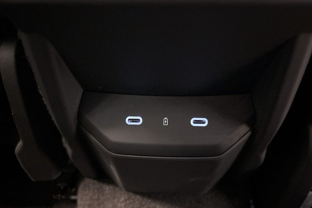 Vehicle Image 25