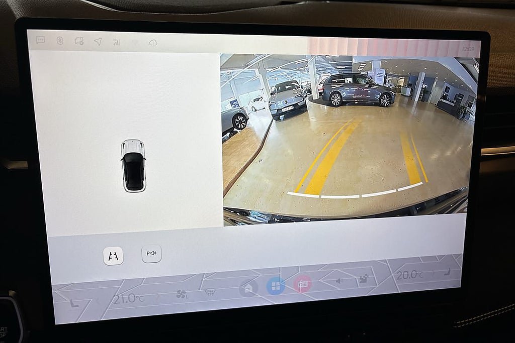 Vehicle Image 12