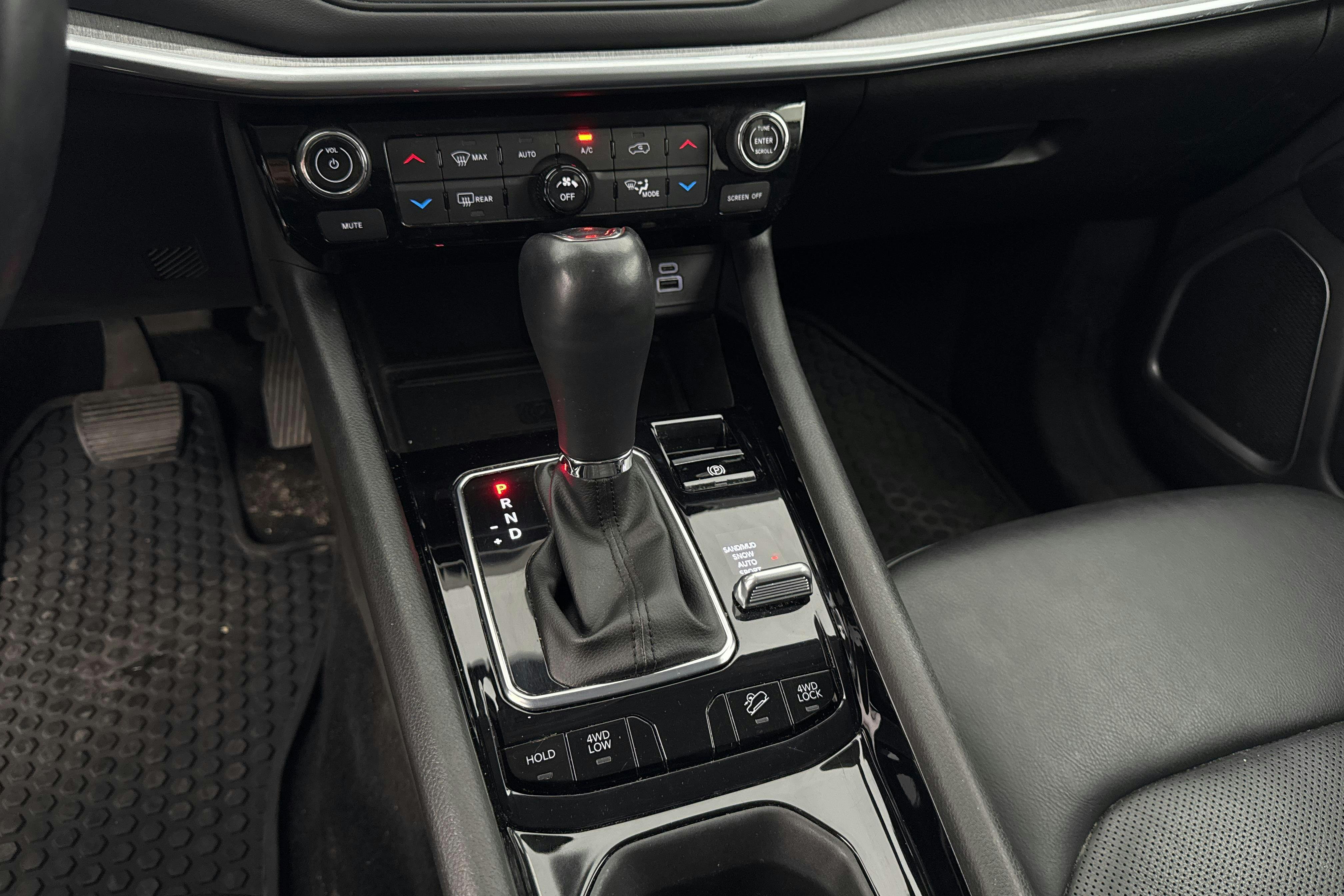 Vehicle Image 15