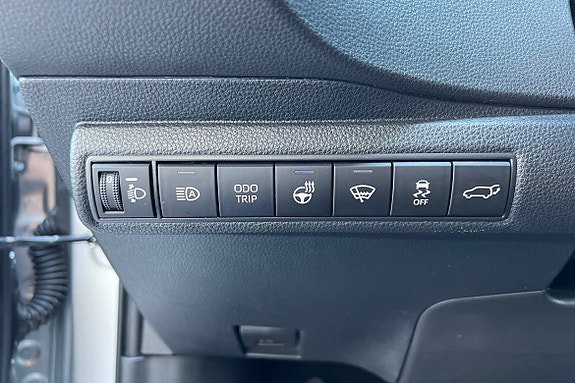 Vehicle Image 24