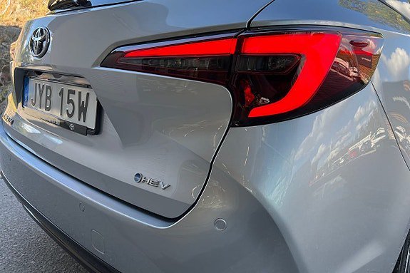 Vehicle Image 25