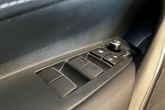Vehicle Image 26