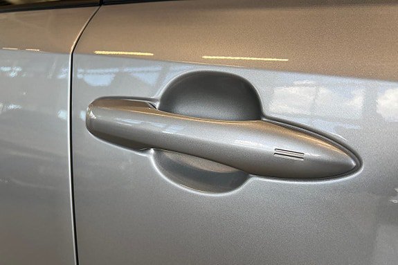 Vehicle Image 28