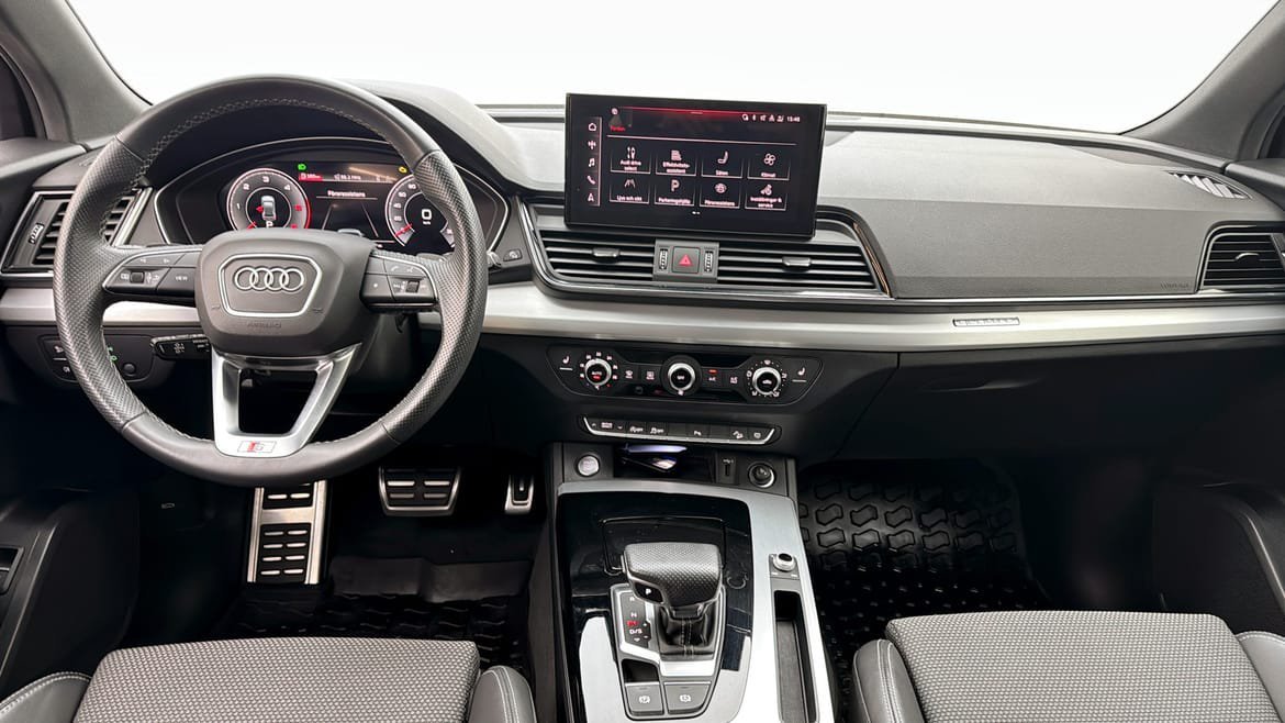 Vehicle Image 10