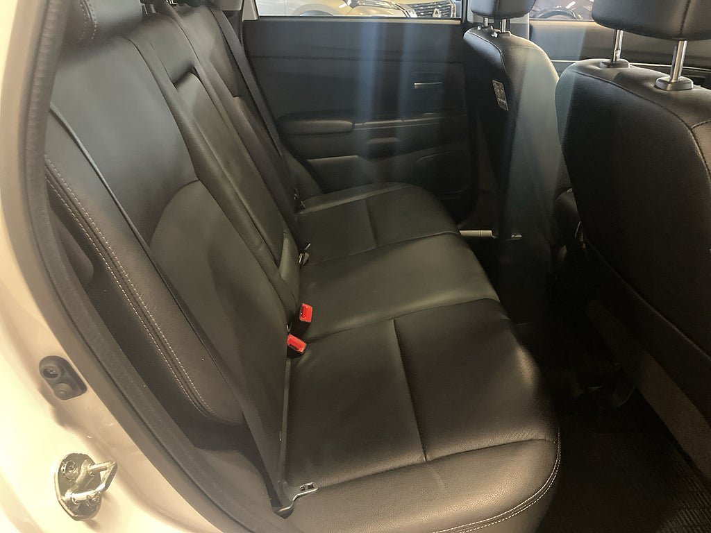 Vehicle Image 8