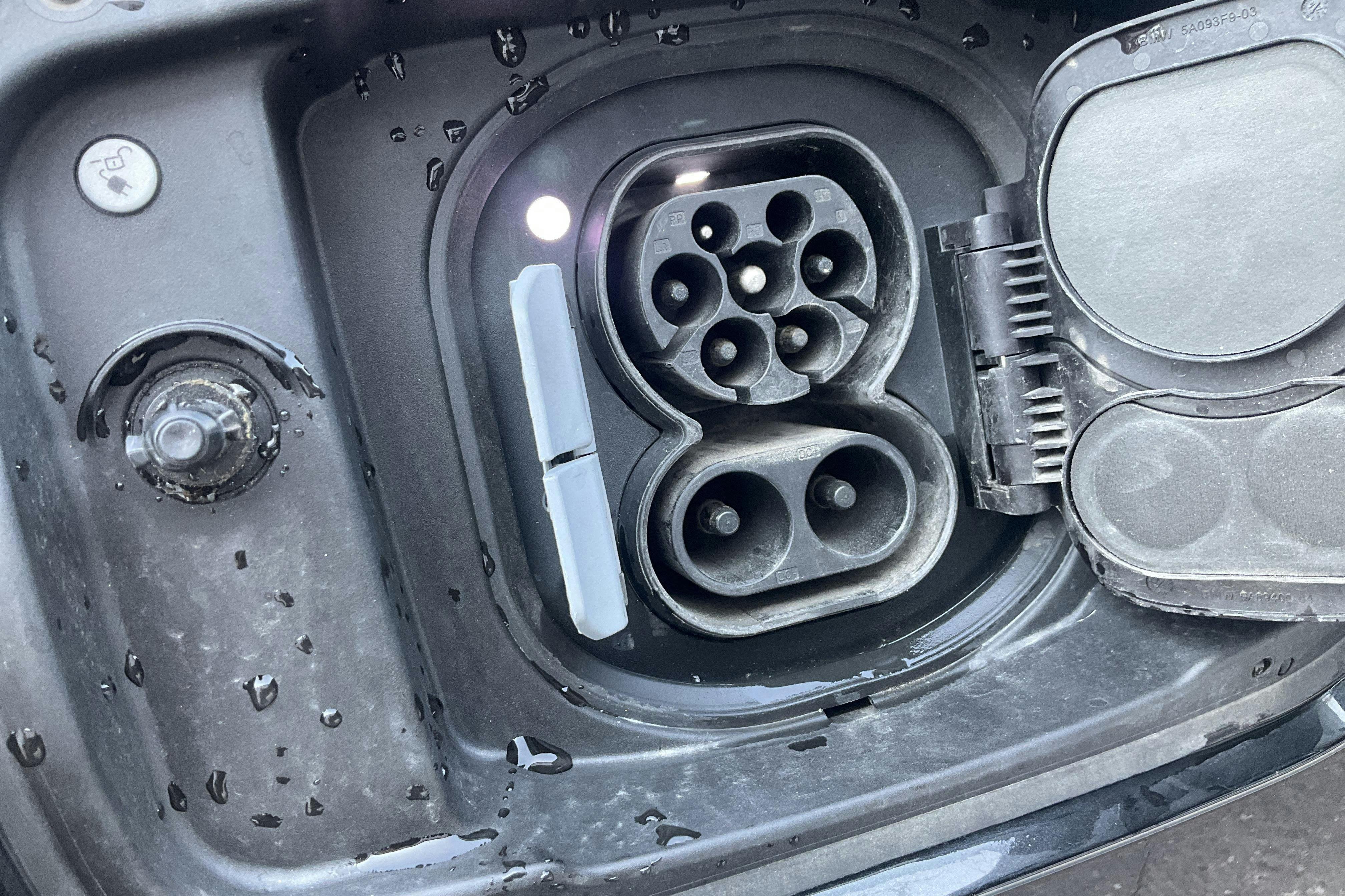 Vehicle Image 22