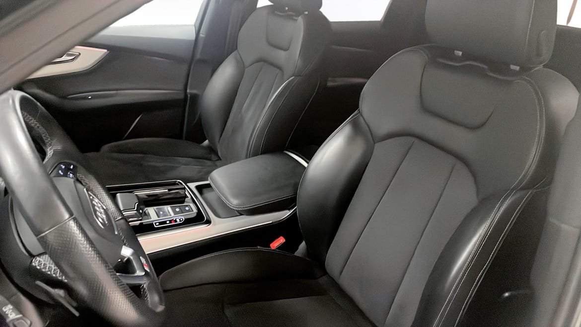 Vehicle Image 8