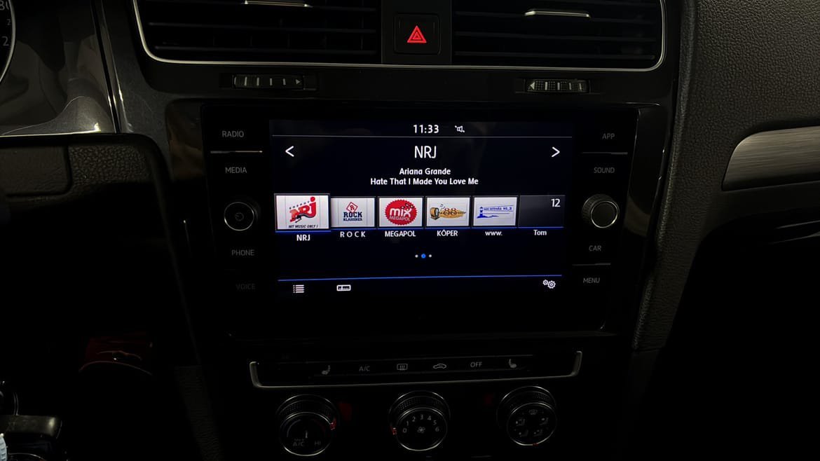 Vehicle Image 9