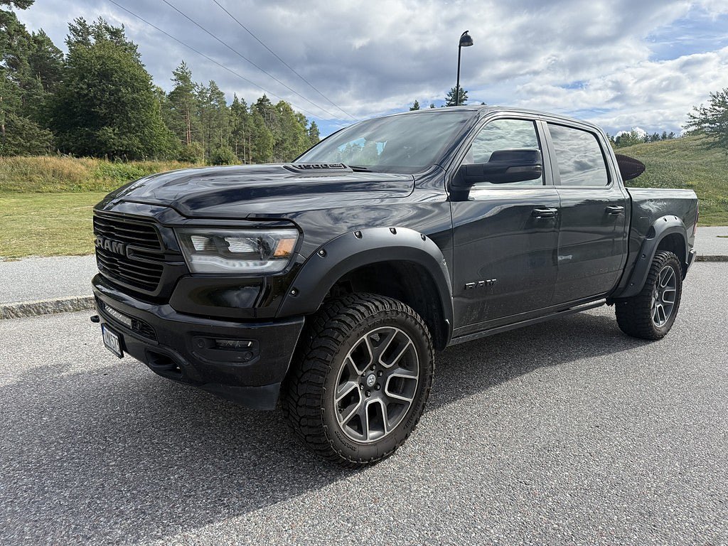 Vehicle Image 6