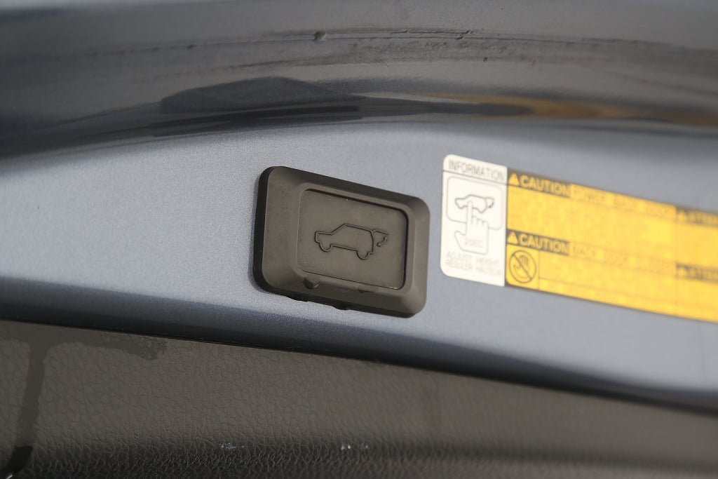 Vehicle Image 25
