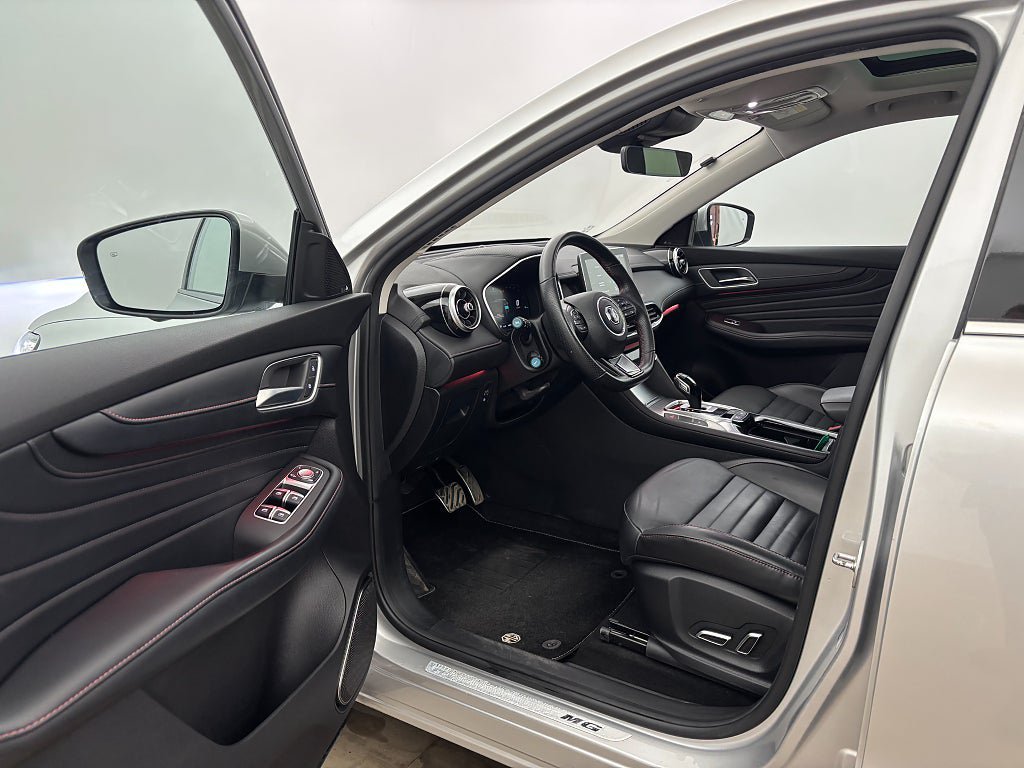 Vehicle Image 10