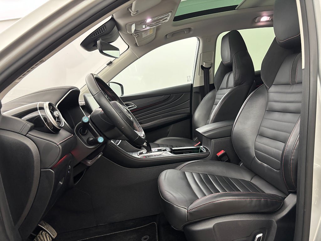Vehicle Image 11