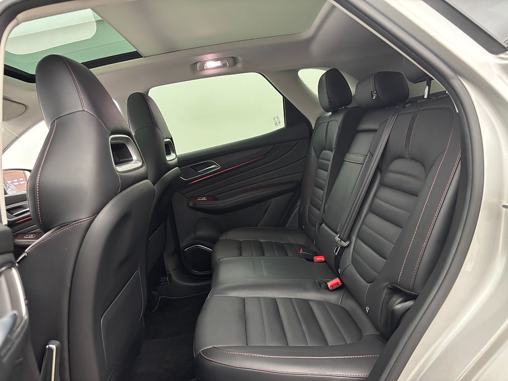 Vehicle Image 13