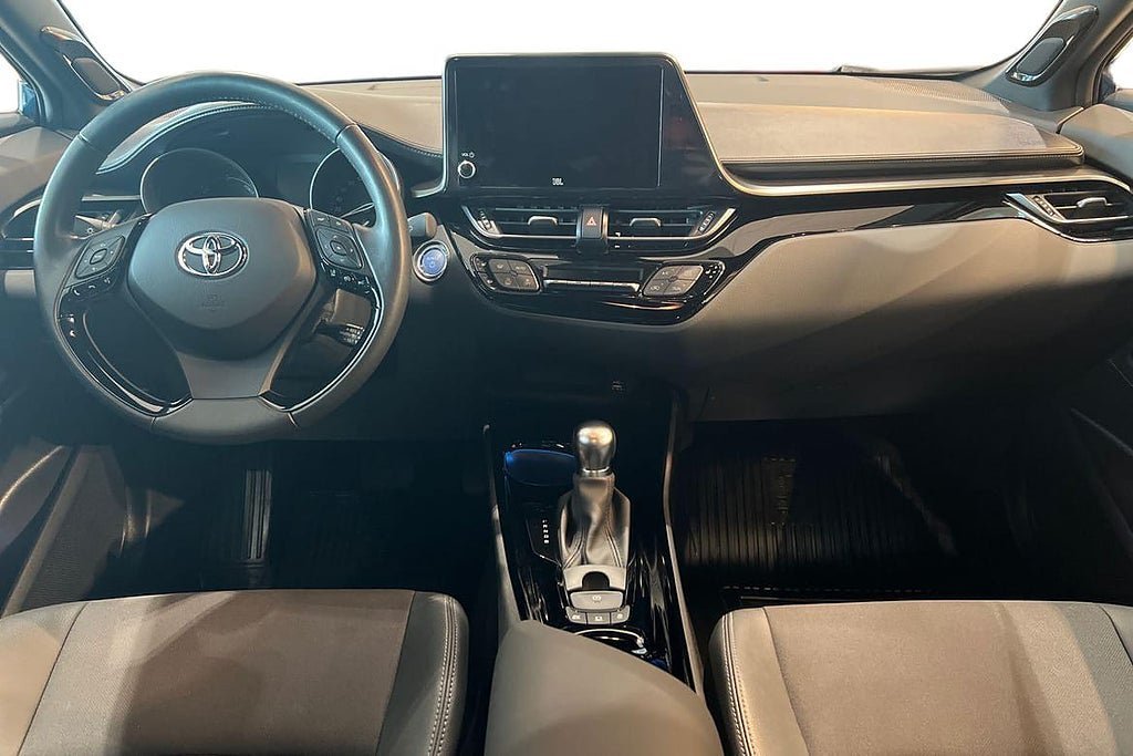 Vehicle Image 10