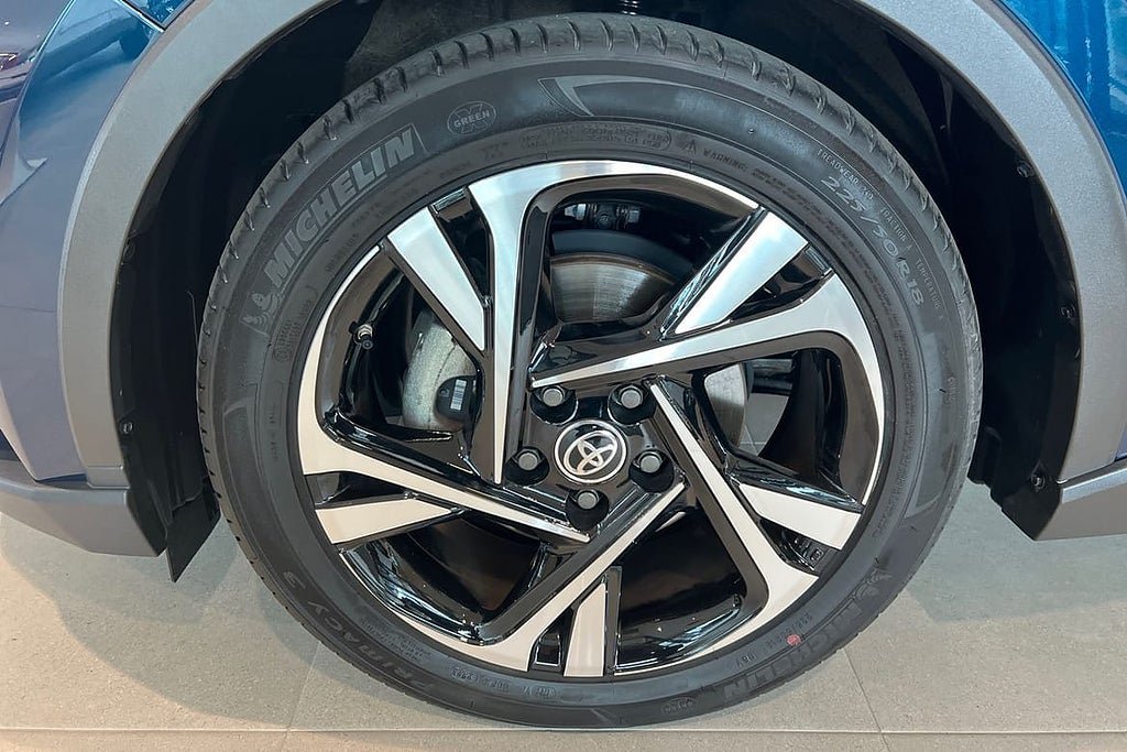 Vehicle Image 17