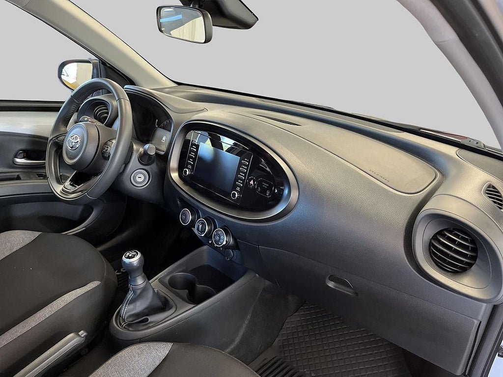 Vehicle Image 10