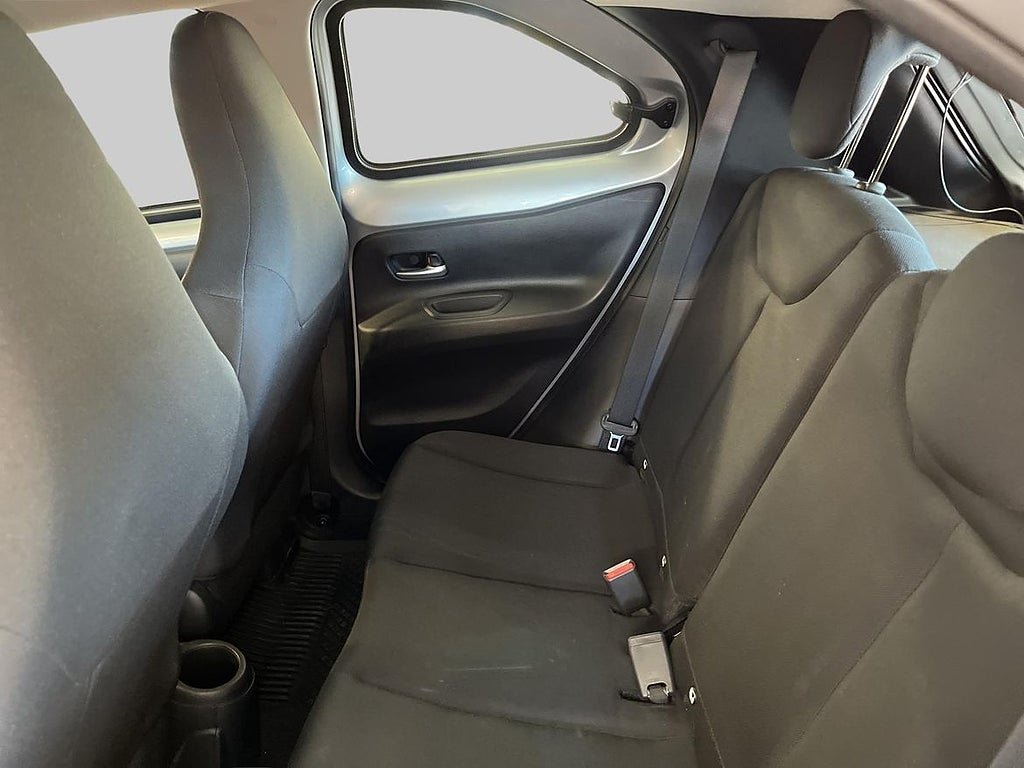 Vehicle Image 11