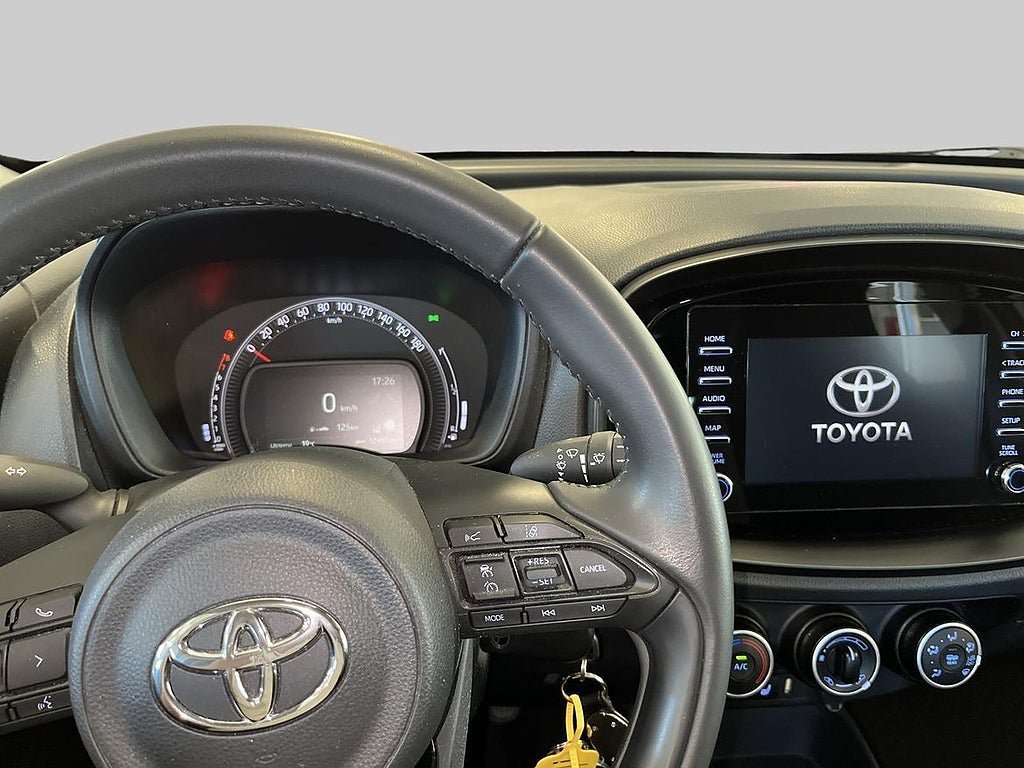 Vehicle Image 12