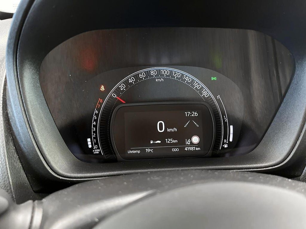Vehicle Image 15