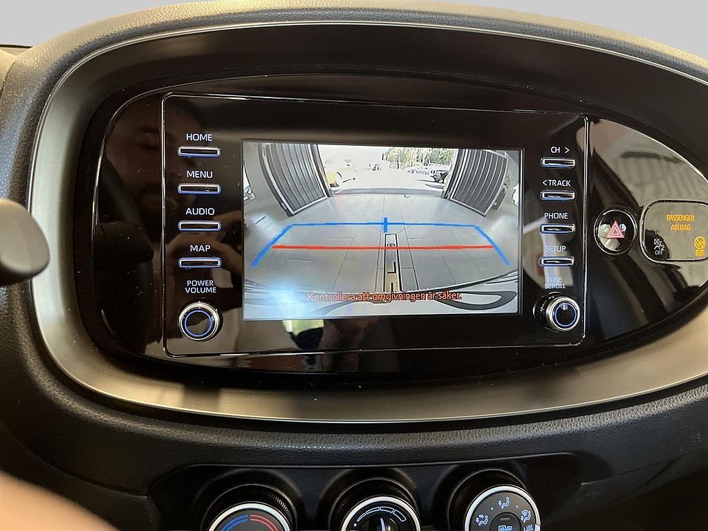 Vehicle Image 17