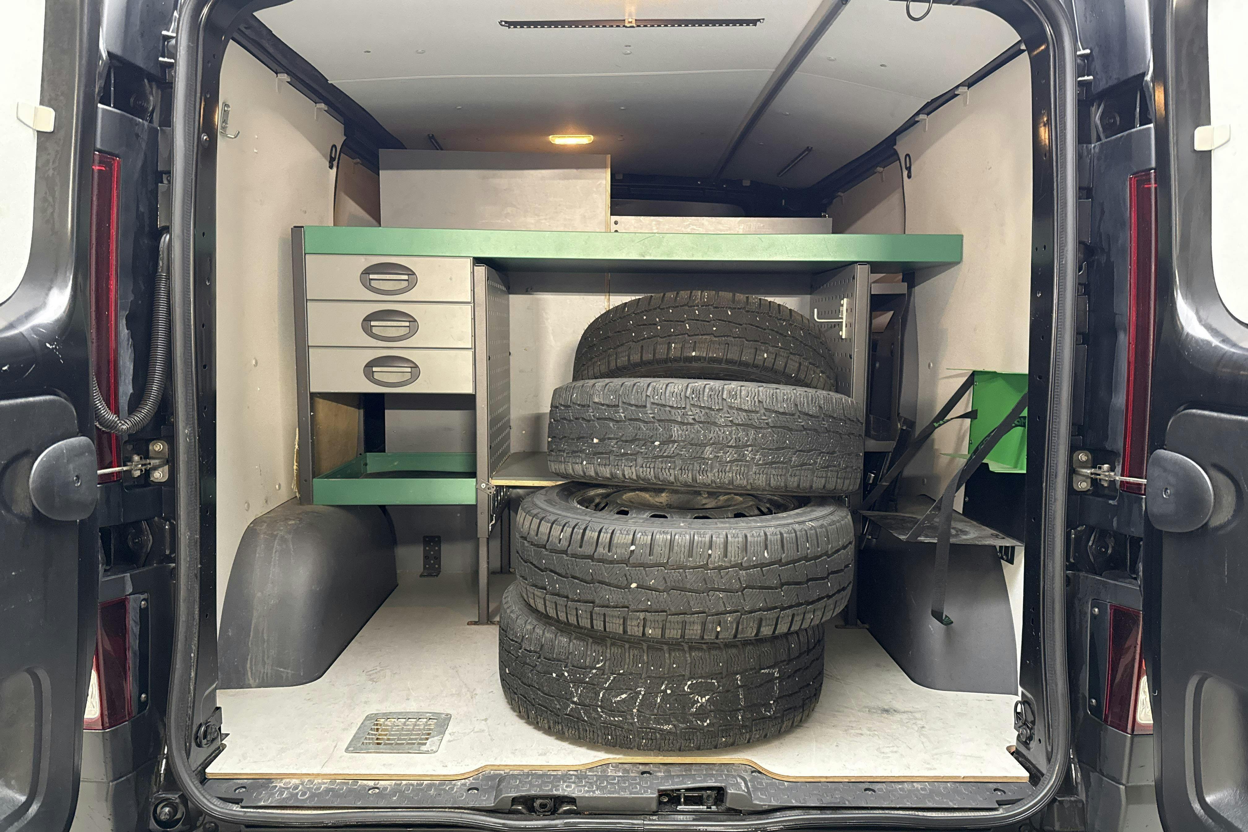 Vehicle Image 8