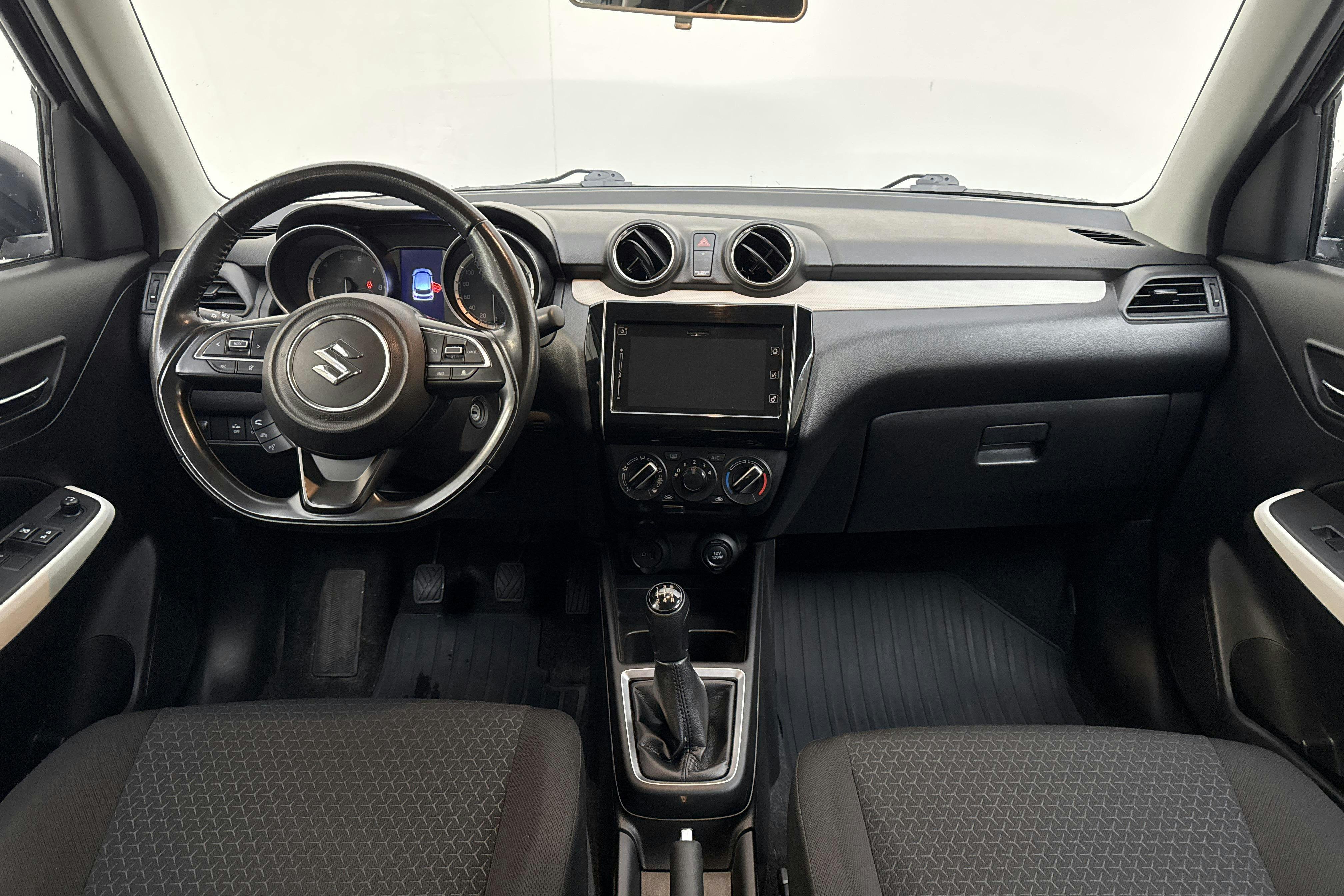 Vehicle Image 6