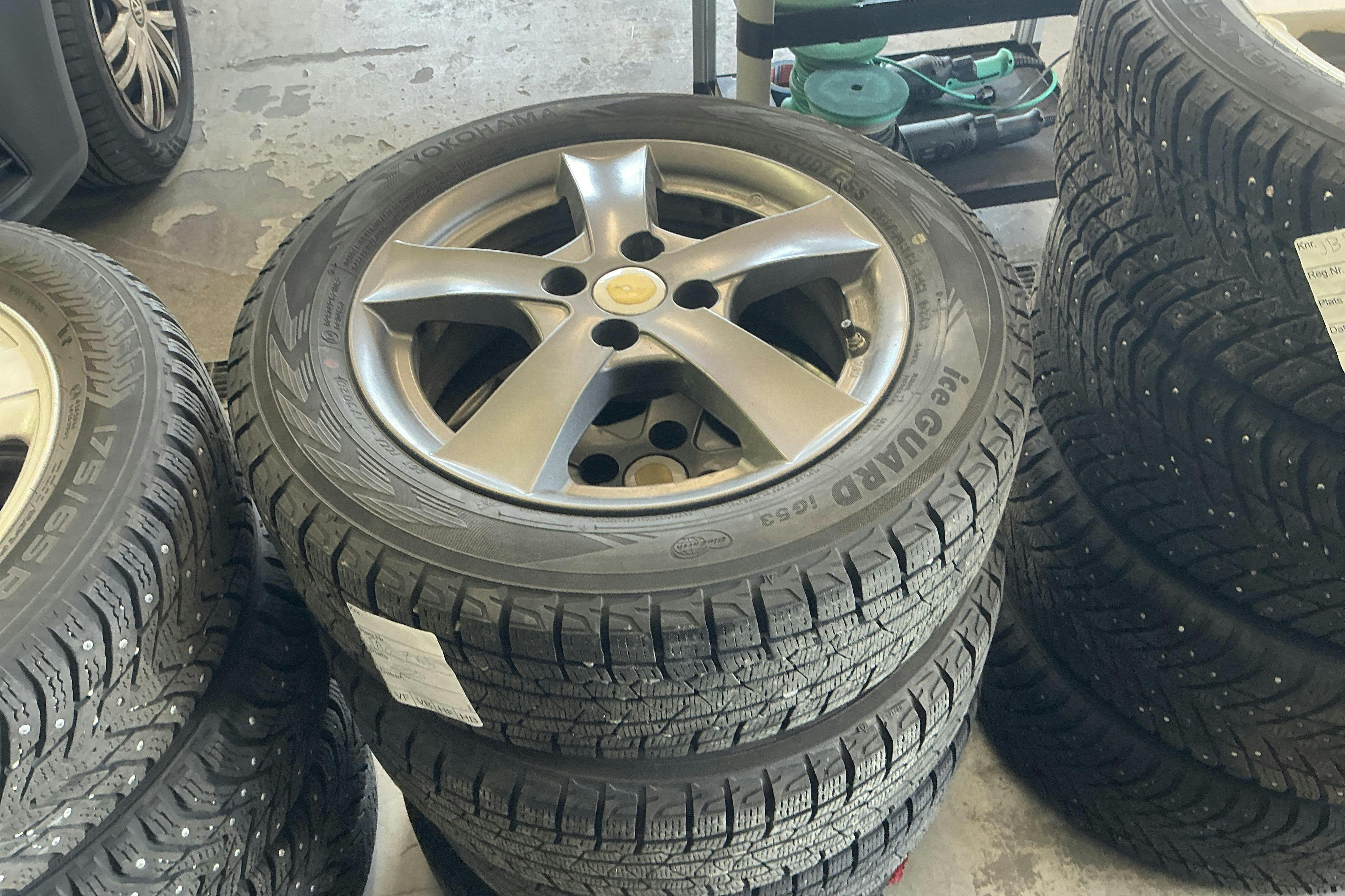 Vehicle Image 11