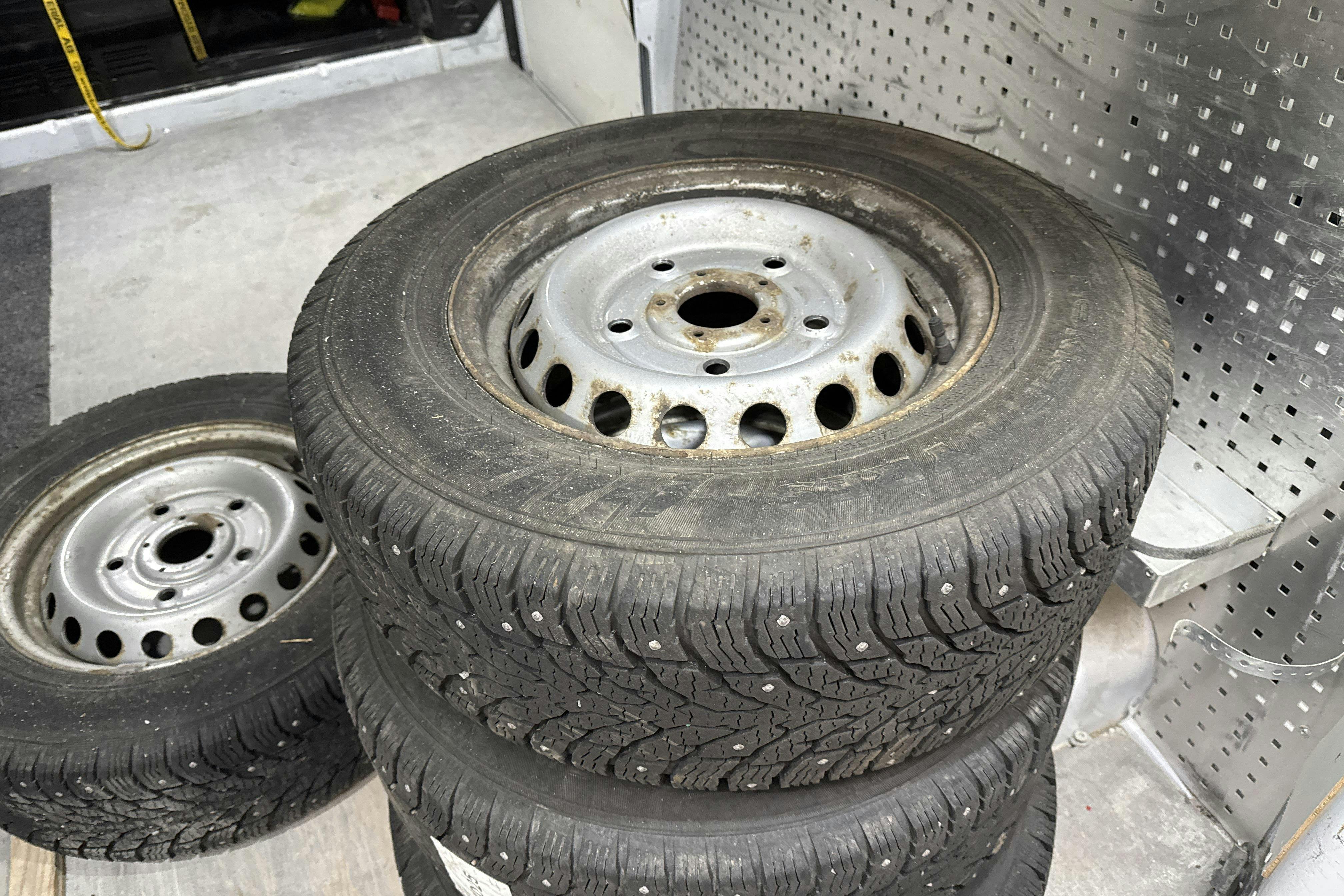 Vehicle Image 13