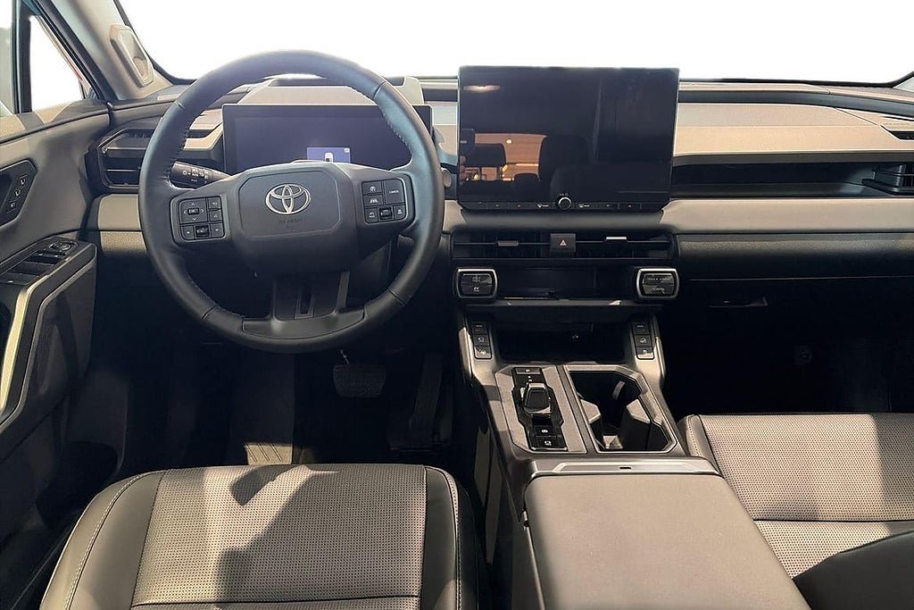 Vehicle Image 9
