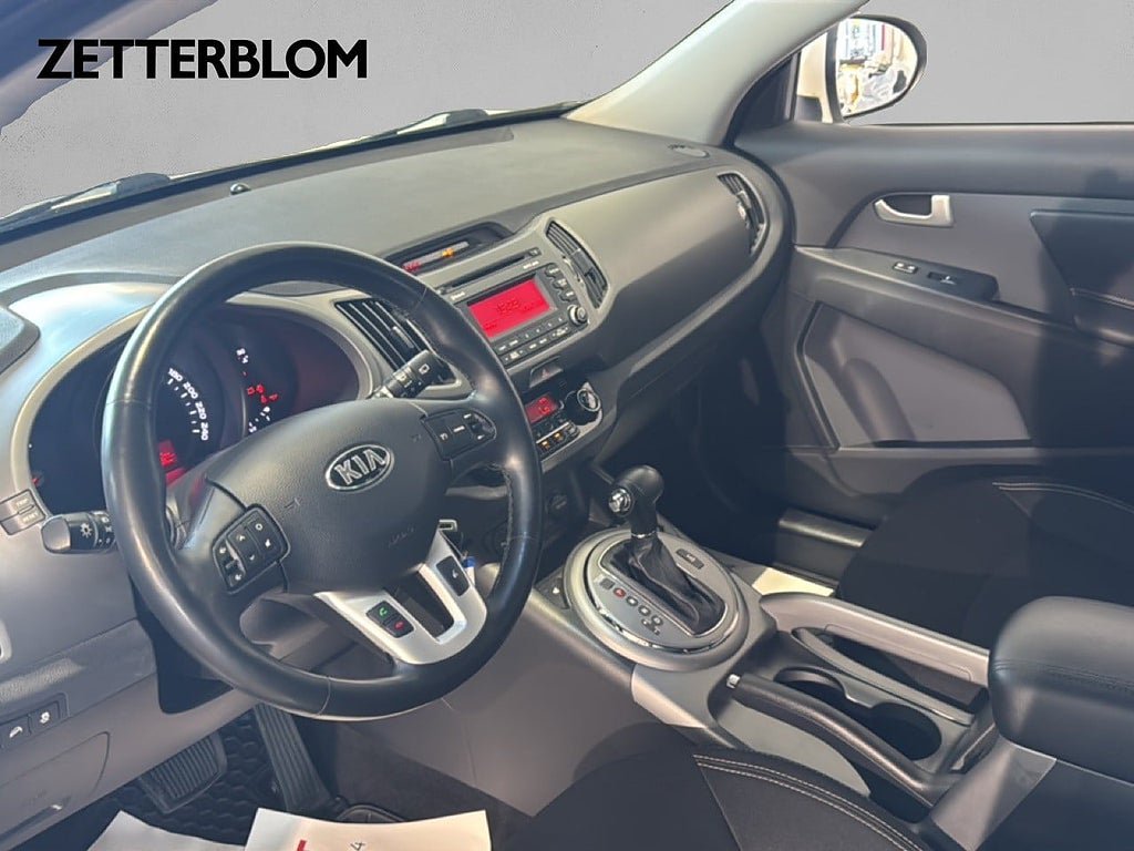 Vehicle Image 8