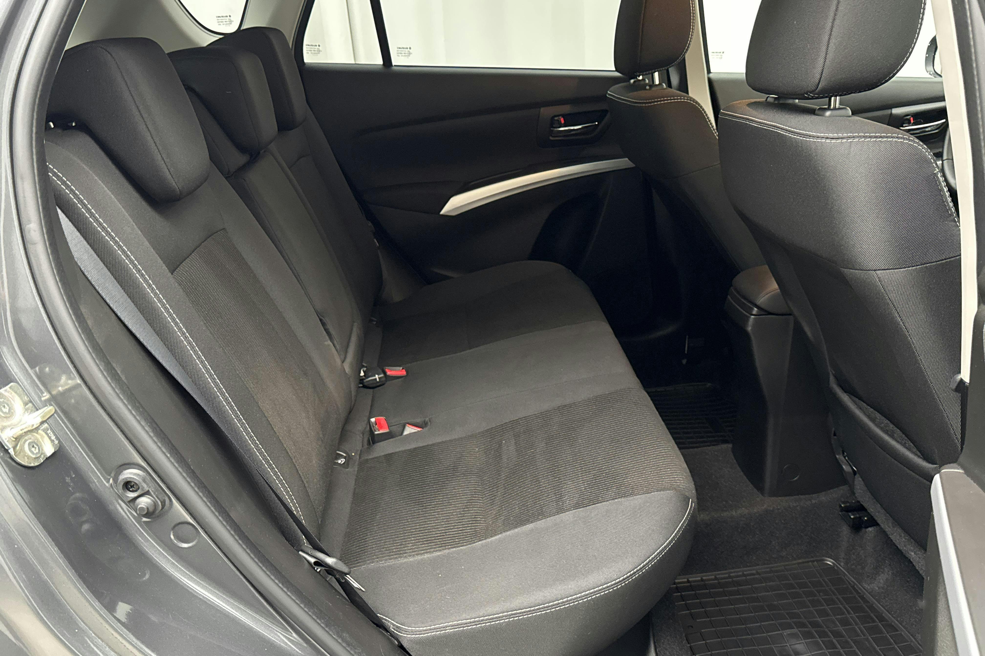 Vehicle Image 8