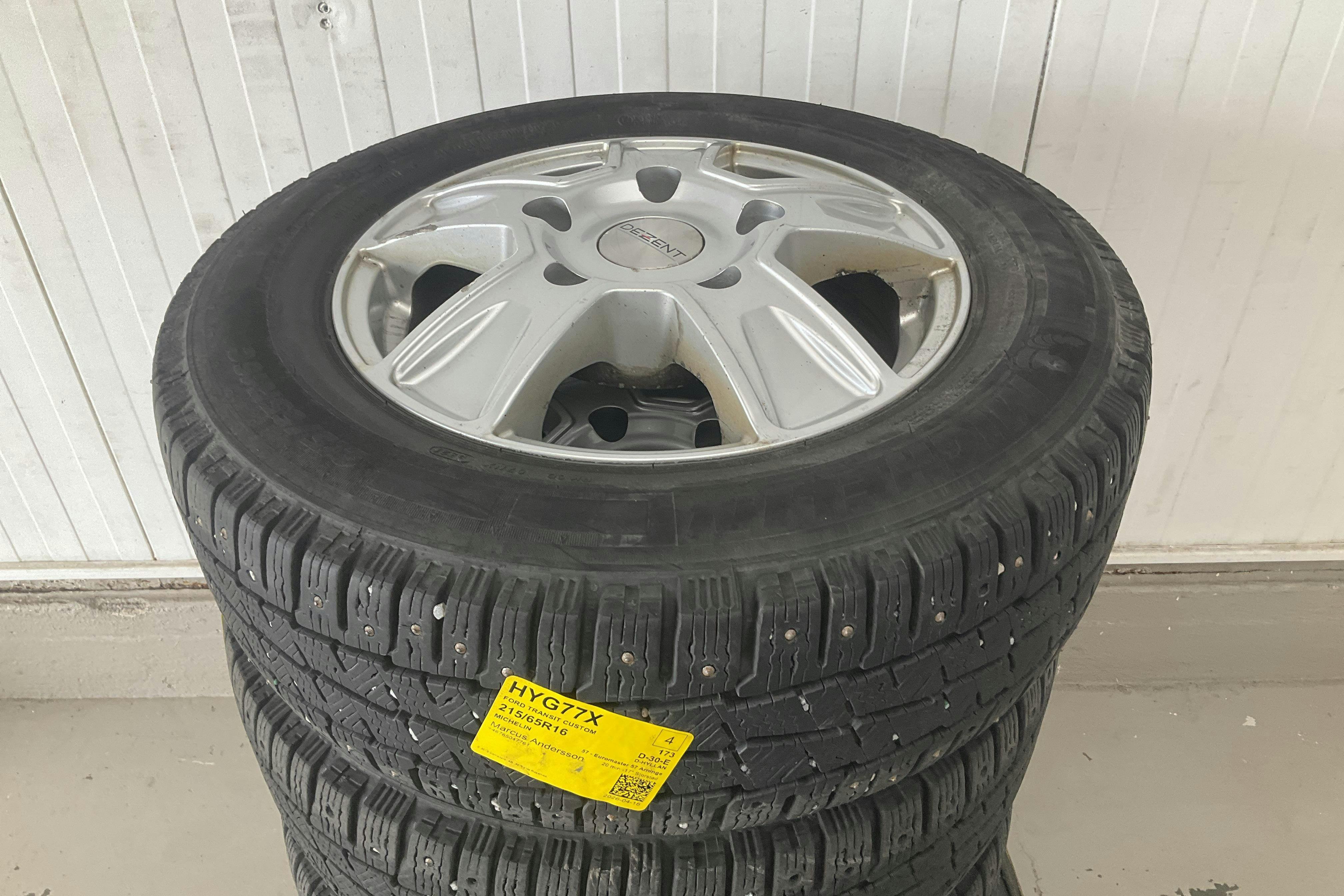 Vehicle Image 11