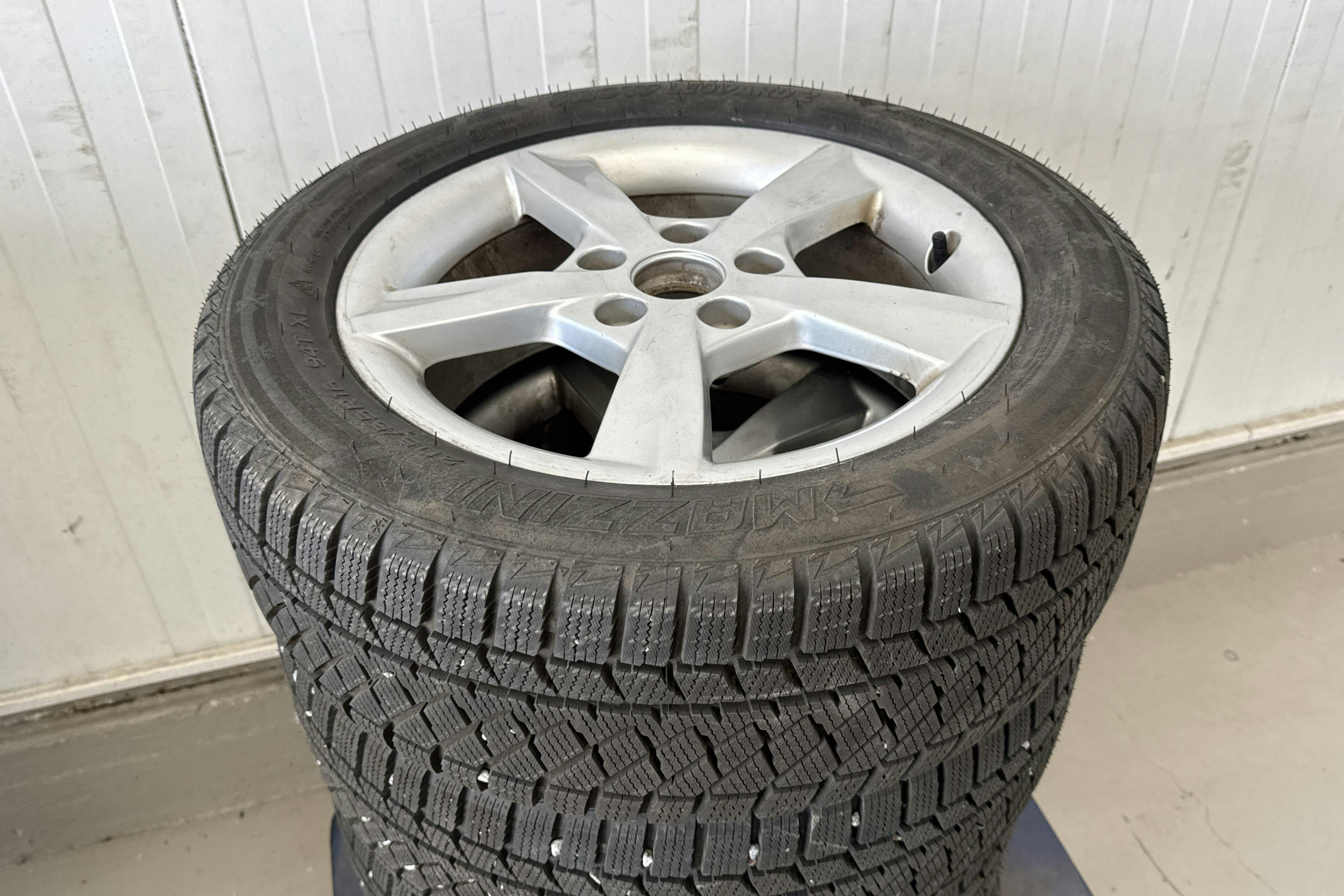 Vehicle Image 13