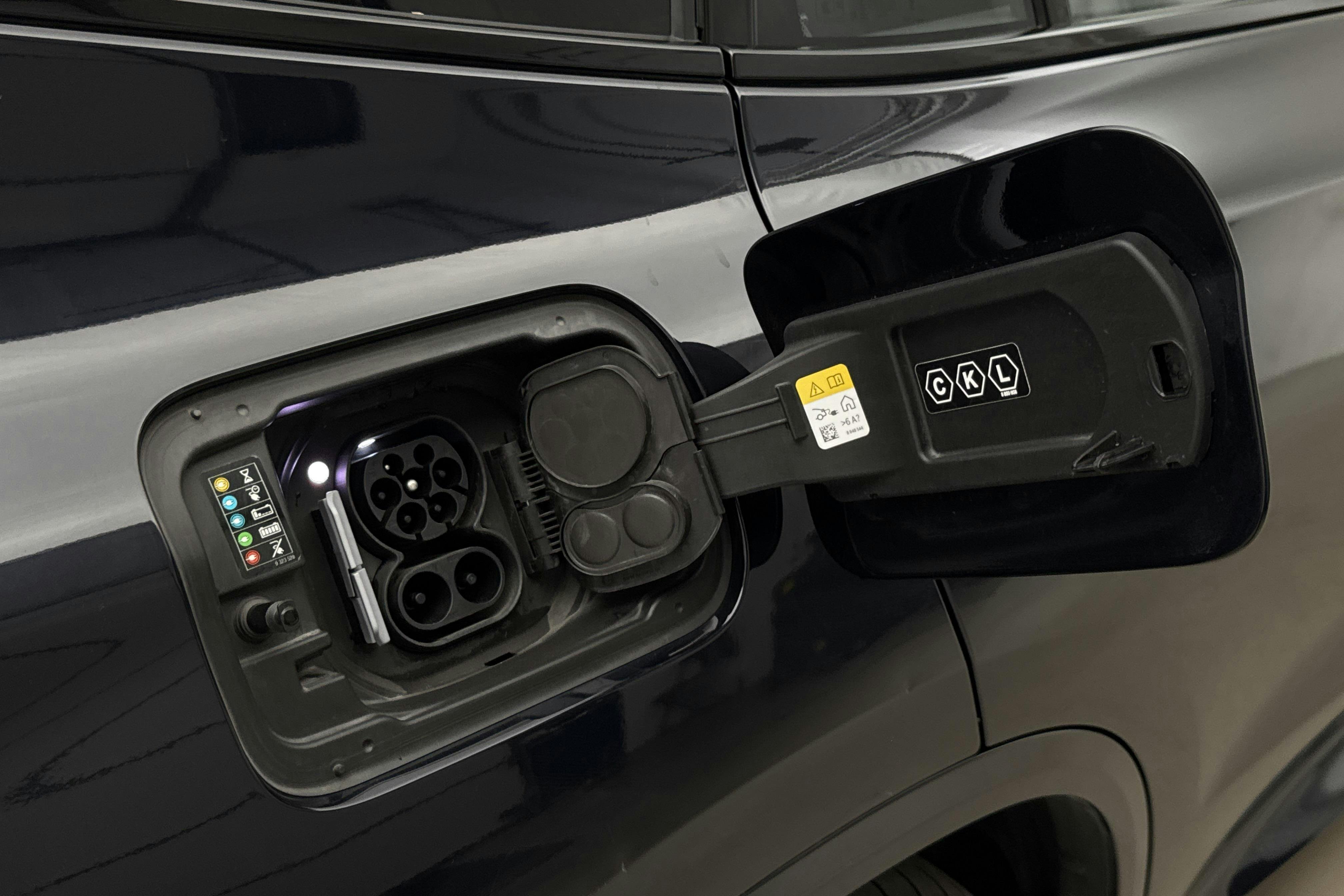 Vehicle Image 21