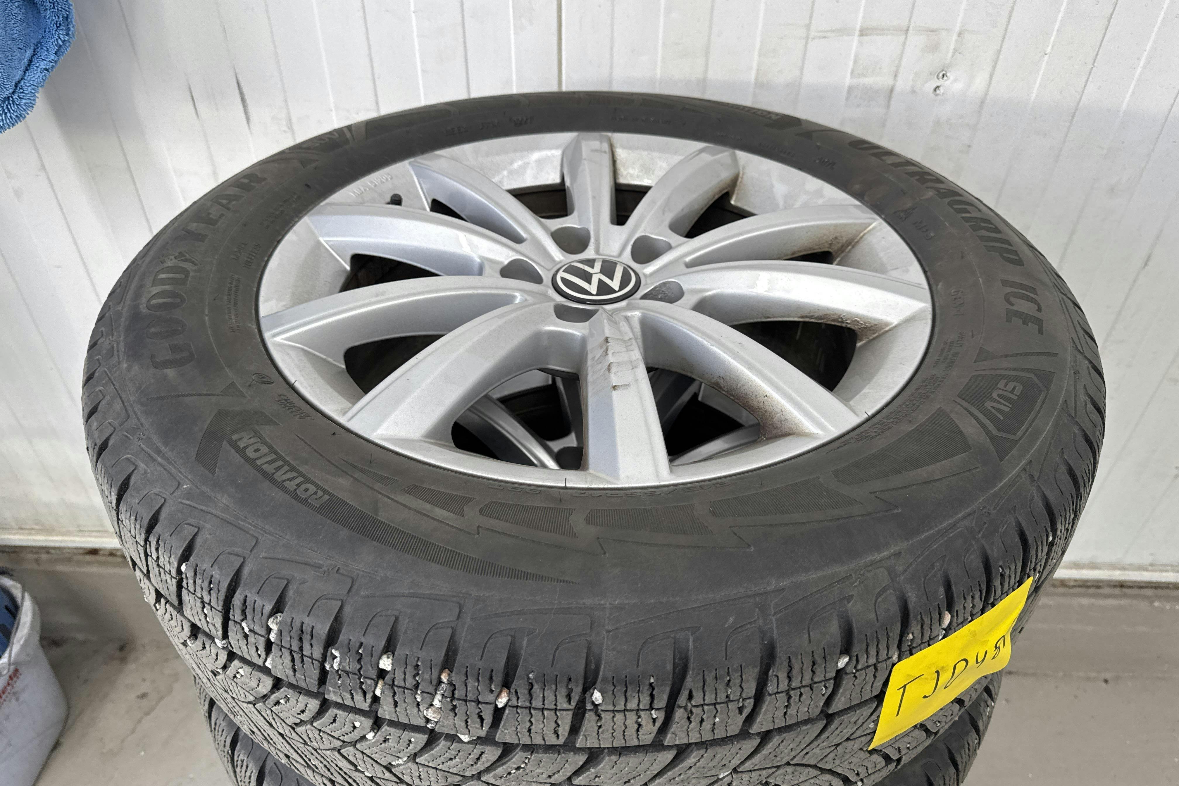 Vehicle Image 19