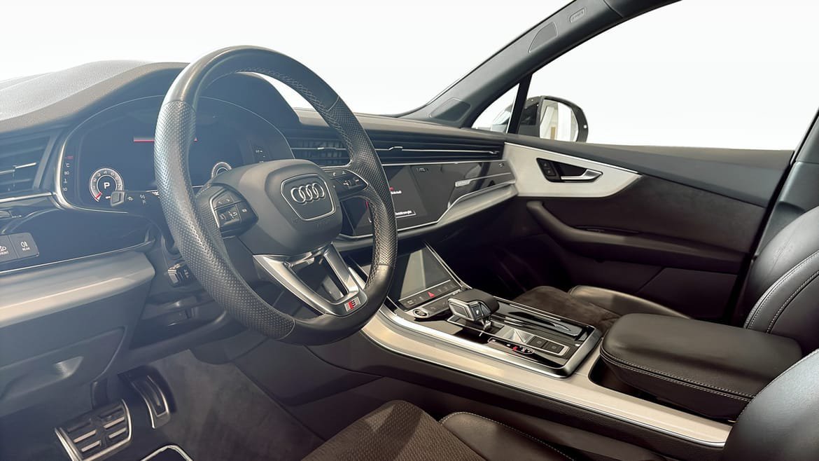 Vehicle Image 7