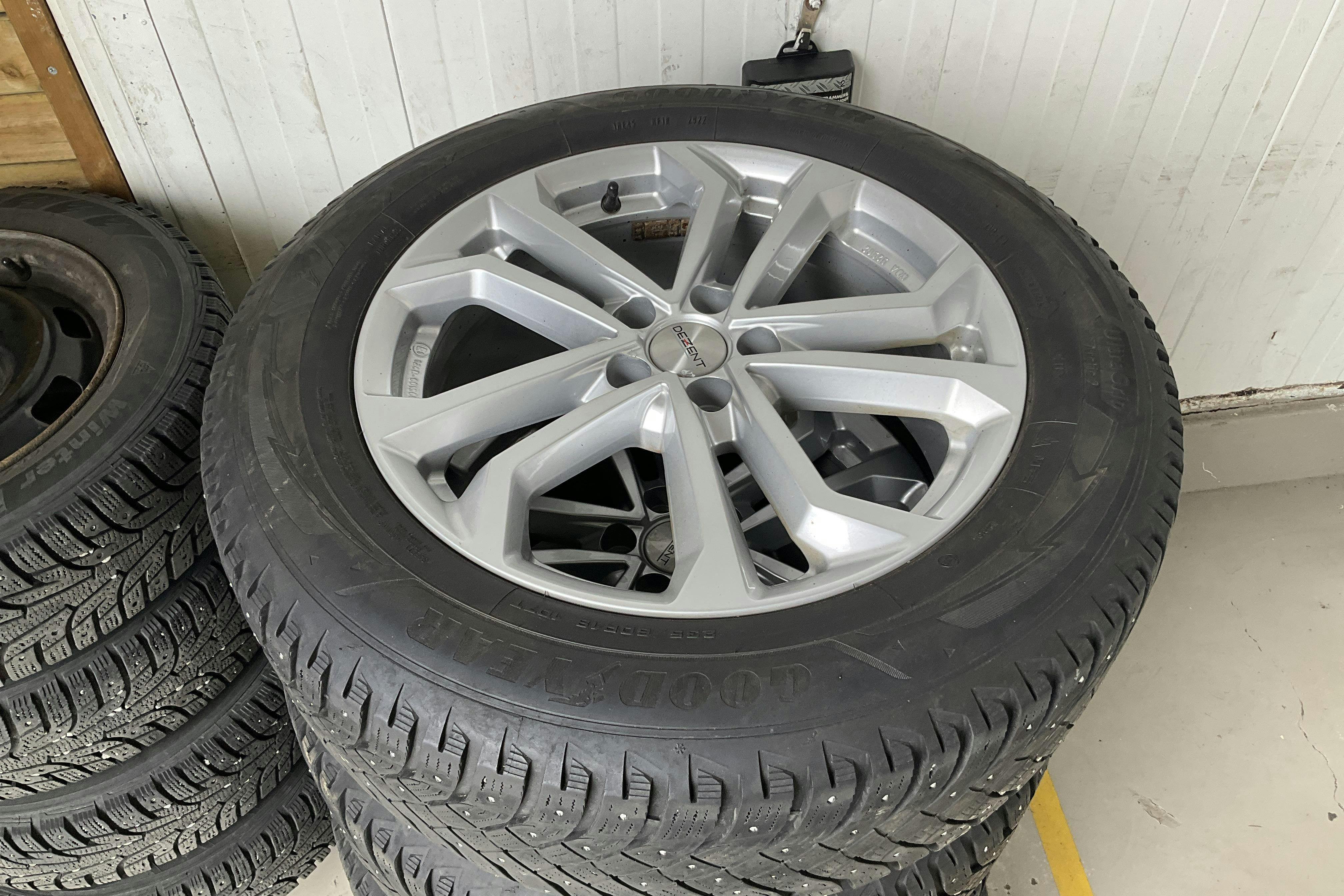Vehicle Image 19