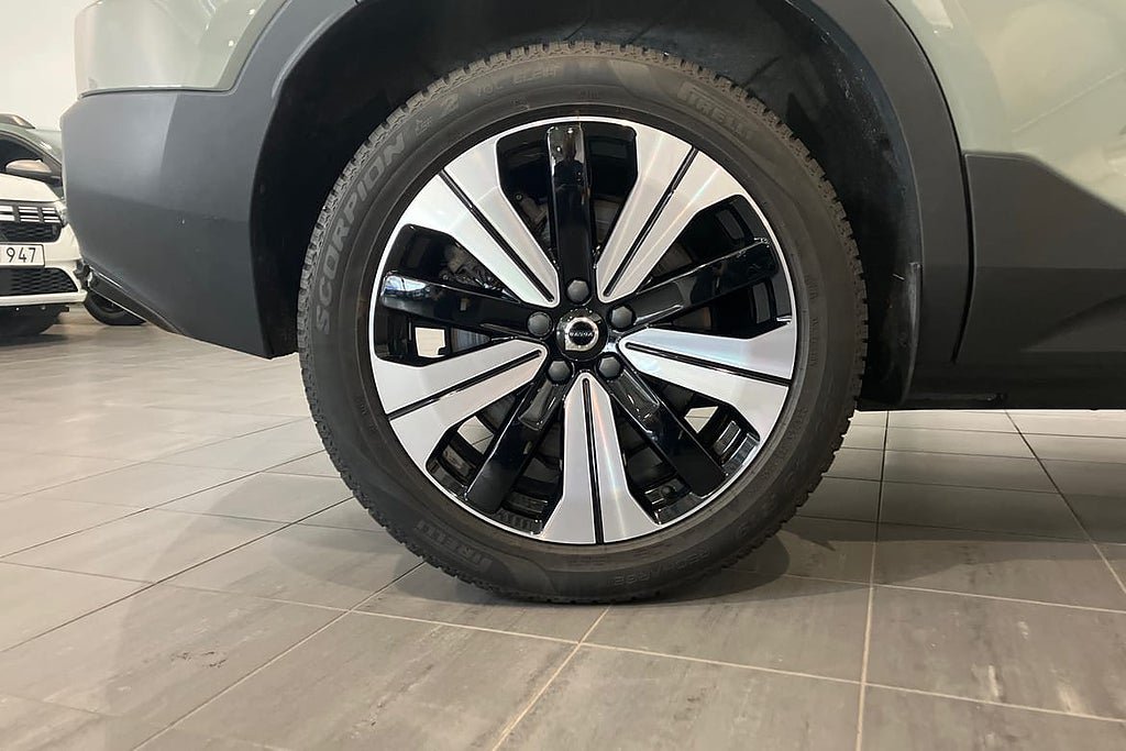 Vehicle Image 17