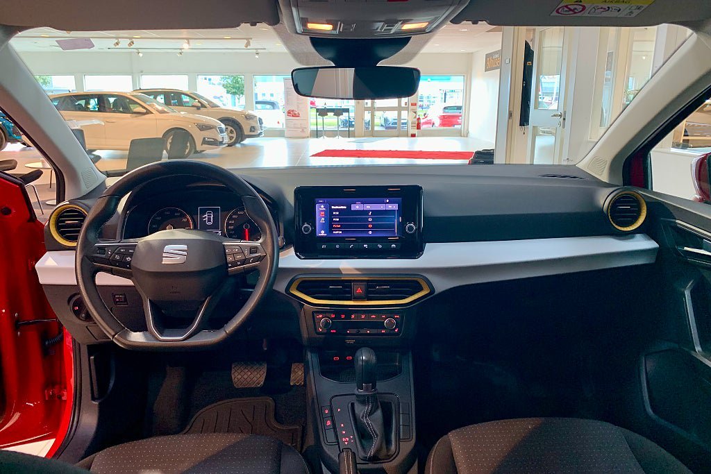 Vehicle Image 12