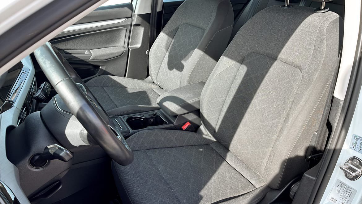 Vehicle Image 8