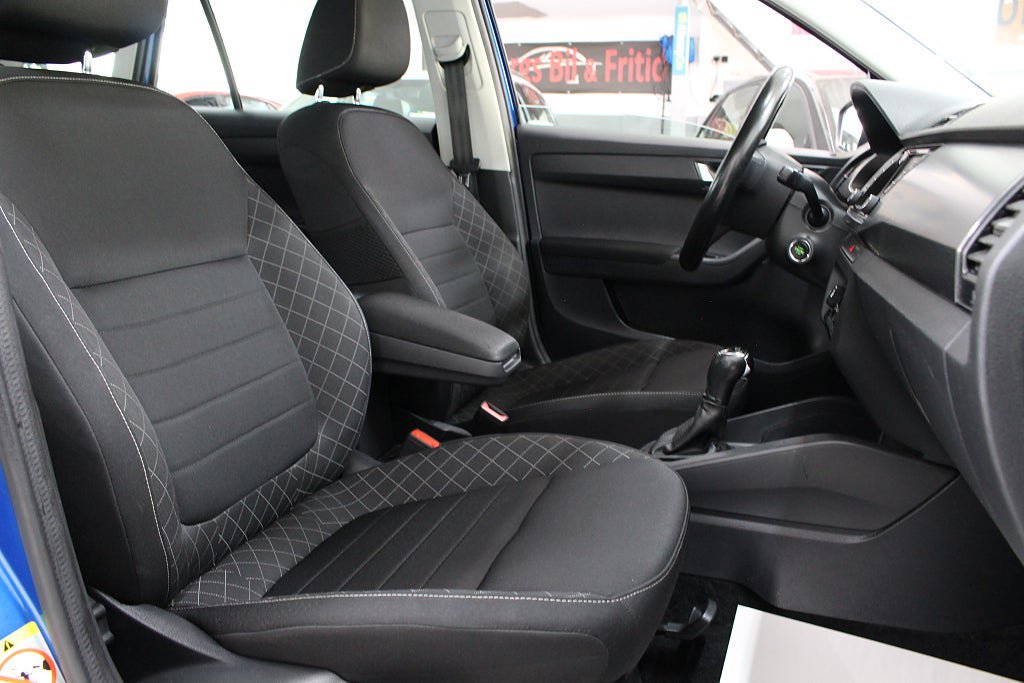 Vehicle Image 16