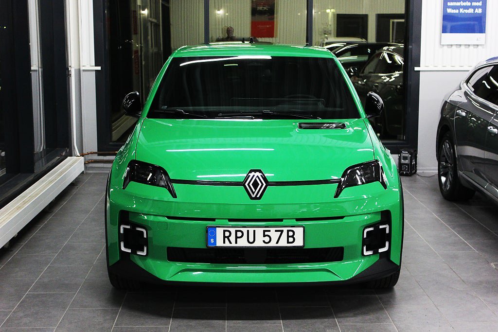 Vehicle Image 16