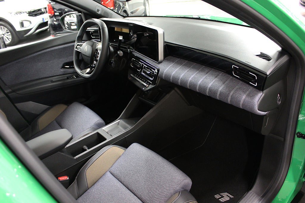 Vehicle Image 17