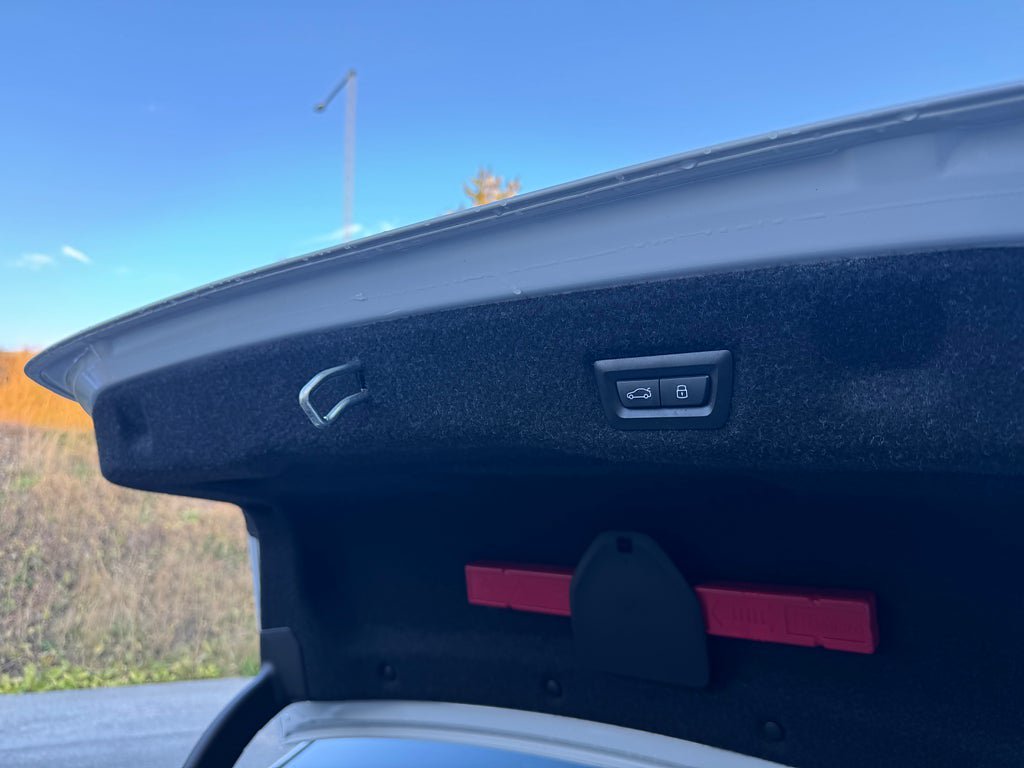 Vehicle Image 32