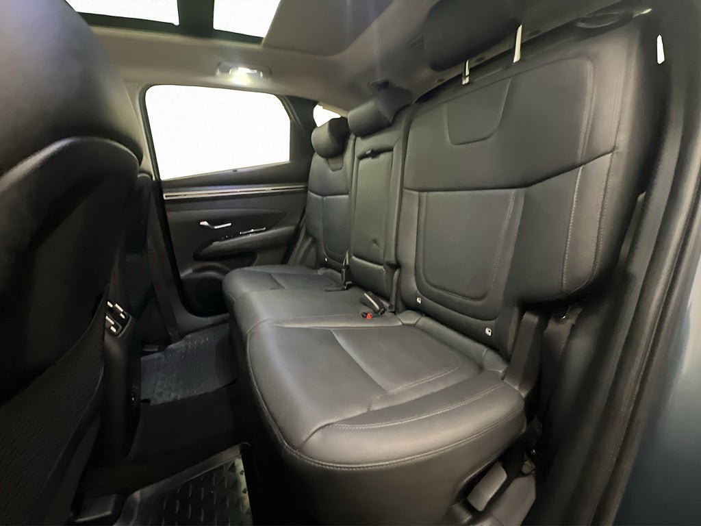 Vehicle Image 18