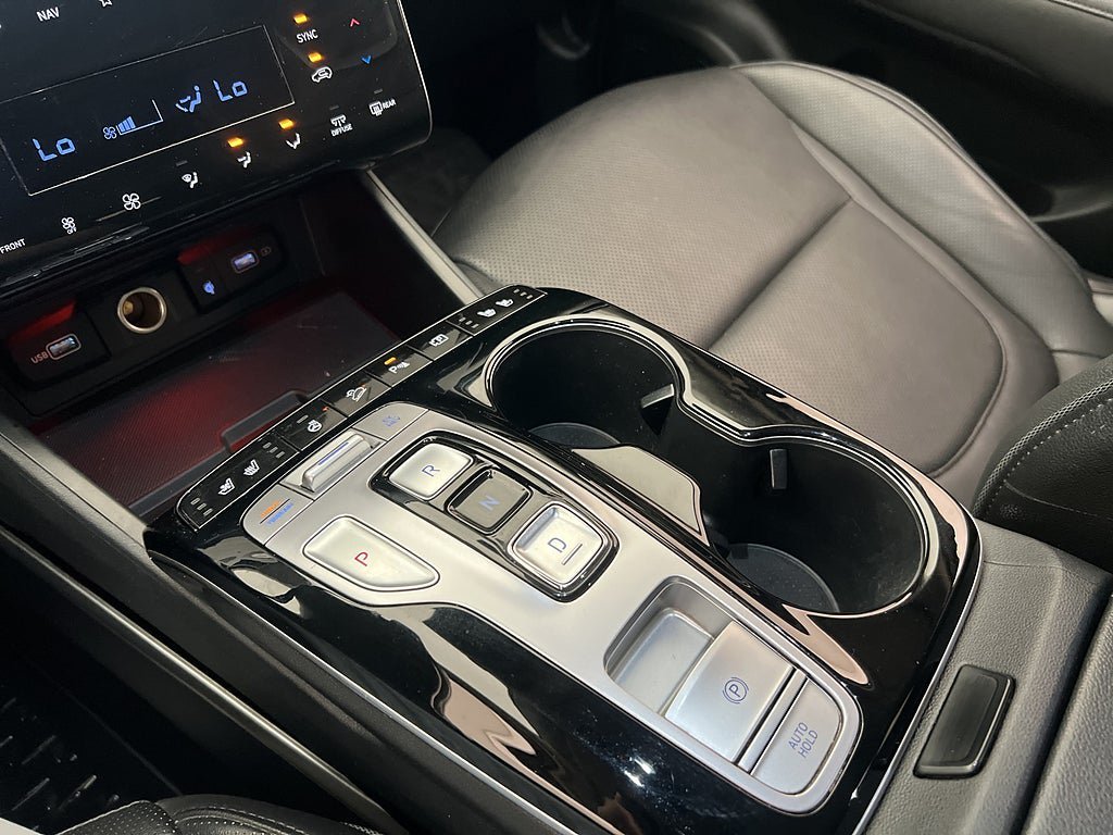 Vehicle Image 25
