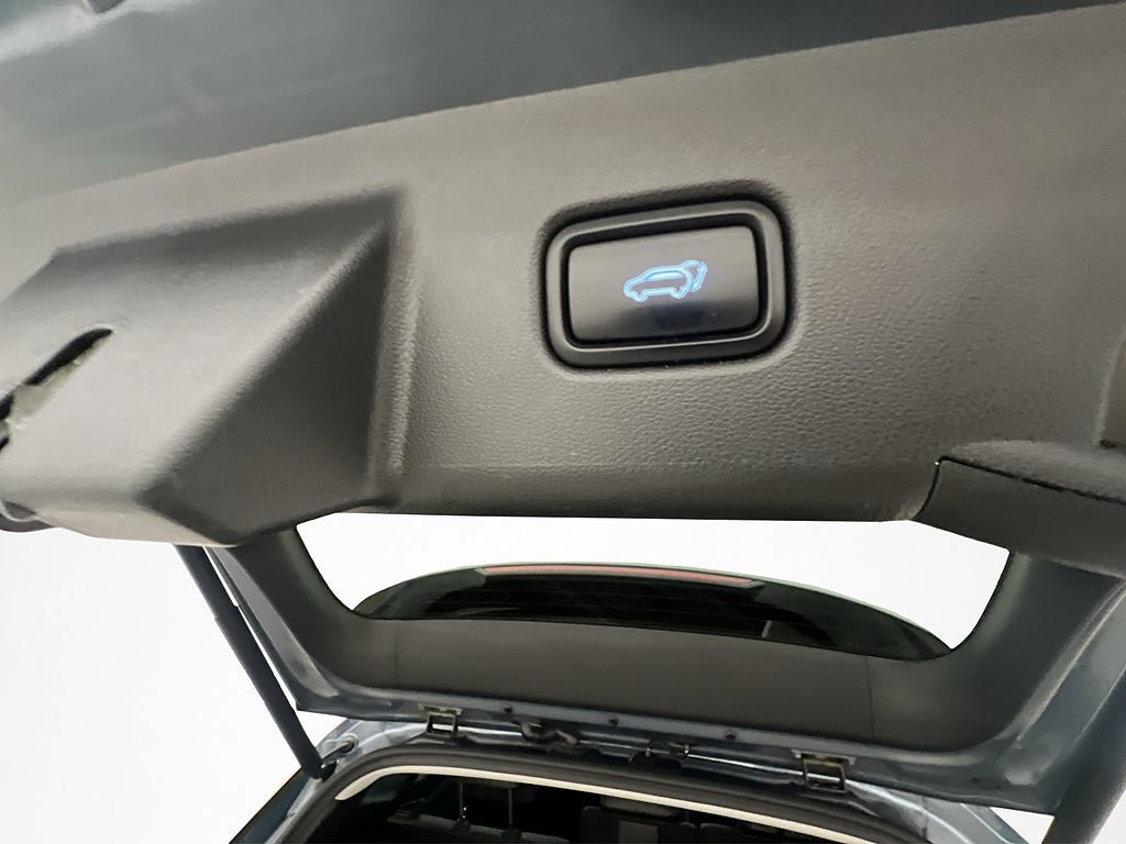 Vehicle Image 32
