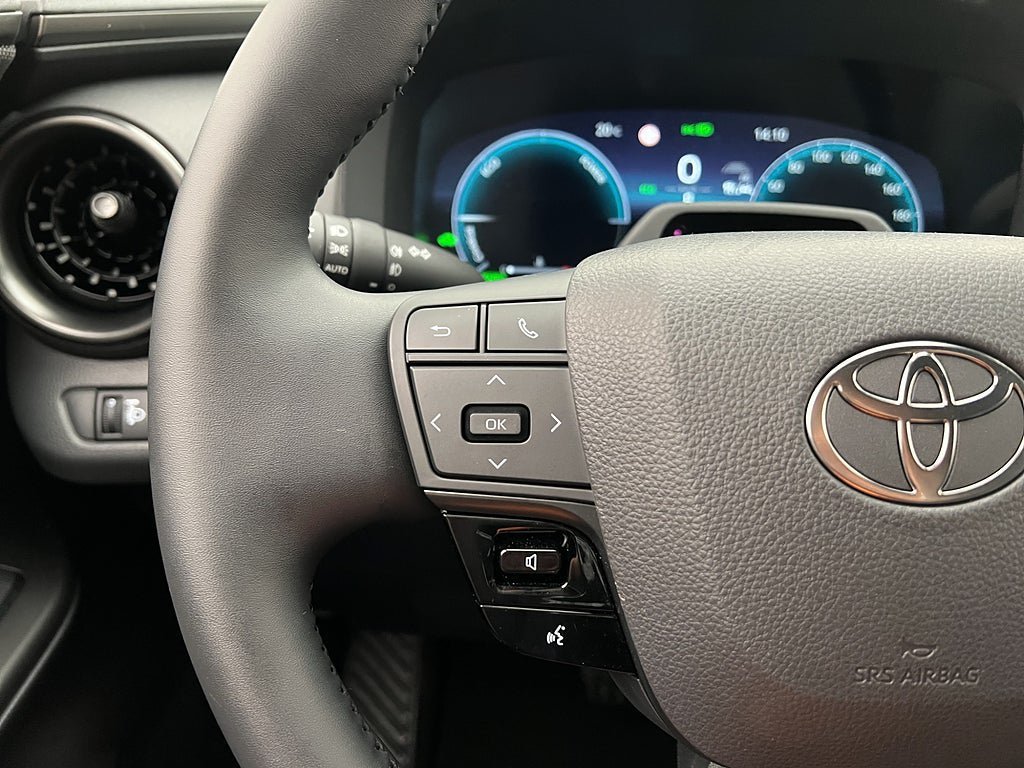 Vehicle Image 16
