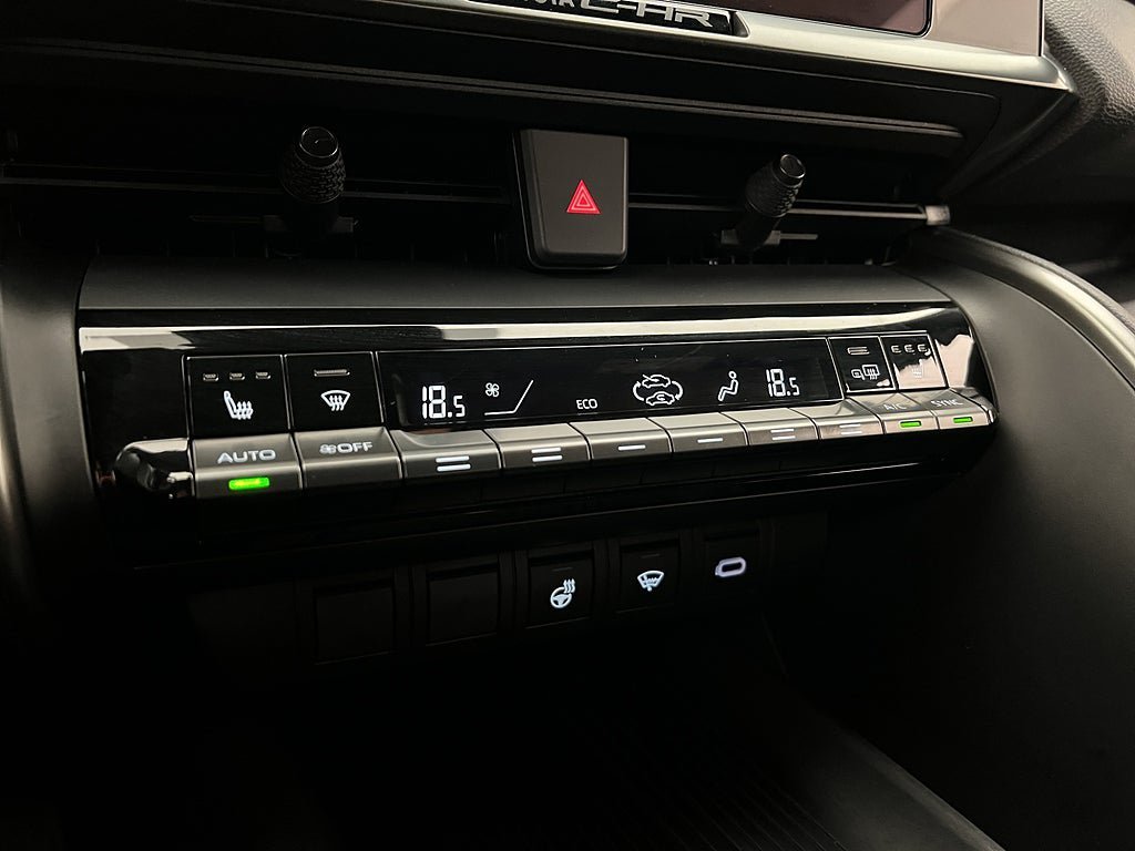Vehicle Image 23
